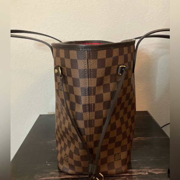 Louis Vuitton Neverfull MM Purse - Picture 4 of 12